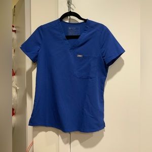 Figs XS winning blue scrub top and XS/P jogger scrub pants
